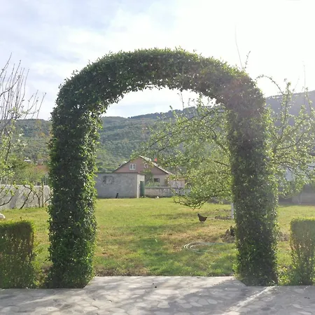 Nano Residents' Charming Getaway Pensión *